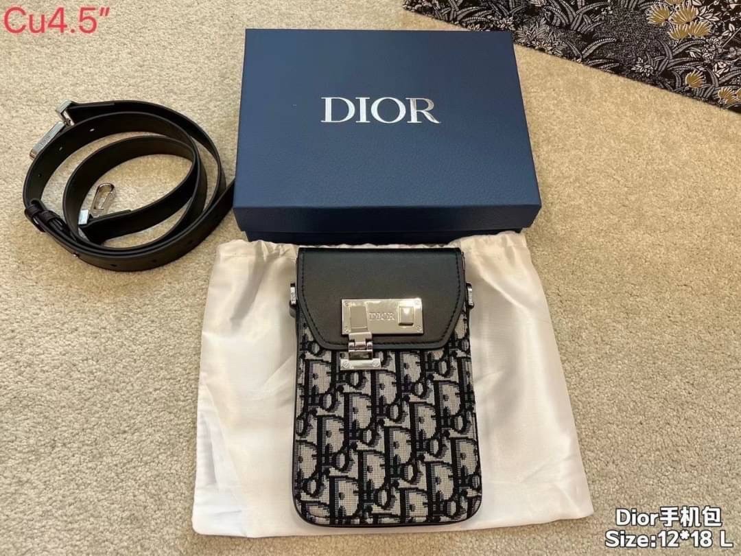 Dior Vertical Pouch | Mens Dior Pouches กระเป๋าสะพายทรงพอชผู้ชาย รุ่นใหม่ ทรงใช้งานง่าย สะดวก กะทัดรัด ภาพถ่ายจากงานขายจริง ใช้งานต่างประเทศได้