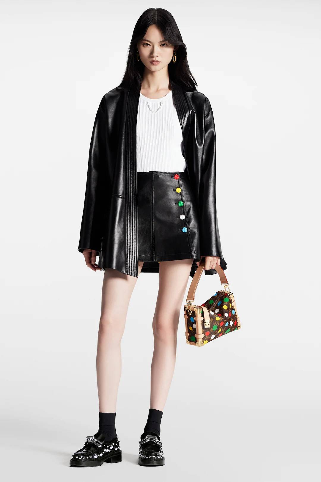 LV x YK SIDE TRUNK Monogram canvas bag สุดยอดกระเป๋าไอคอนนิค ทรงสวย ดีไซน์ใหม่ สวยมีเสน่ห์ รูปทรงกล่อง โดดเด่นด้วยหมุดเข้ามุม ซิปเปิด-ปิดล็อคได้ วัสดุหนังแคนวาส