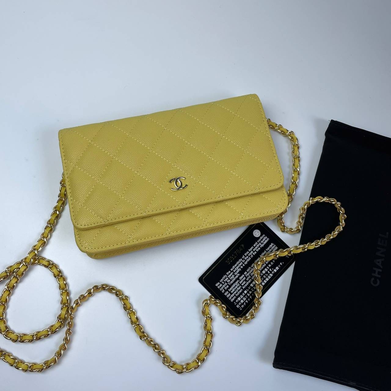 VIP 】หนังแท้ CHANEL WOC style โทนสีพาสเทล กระเป๋าสะพายทรงสวยตลอดกาล วัสดุหนังลายคาเวียร์ เนื้อนุ่ม อยู่ทรงคุณภาพดีตามแบบฉบับของแบรนด์ น้ำหนักเบา ด้านหน้ามีโลโก้แบรนด์อะไหล่หรู มีช่องใส่บัตร ใส่ของจุกจิก เปิดปิดด้วยฝาปิดกระดุม ซับในหนัง ตัวจริงสวยมากๆถูกใจ