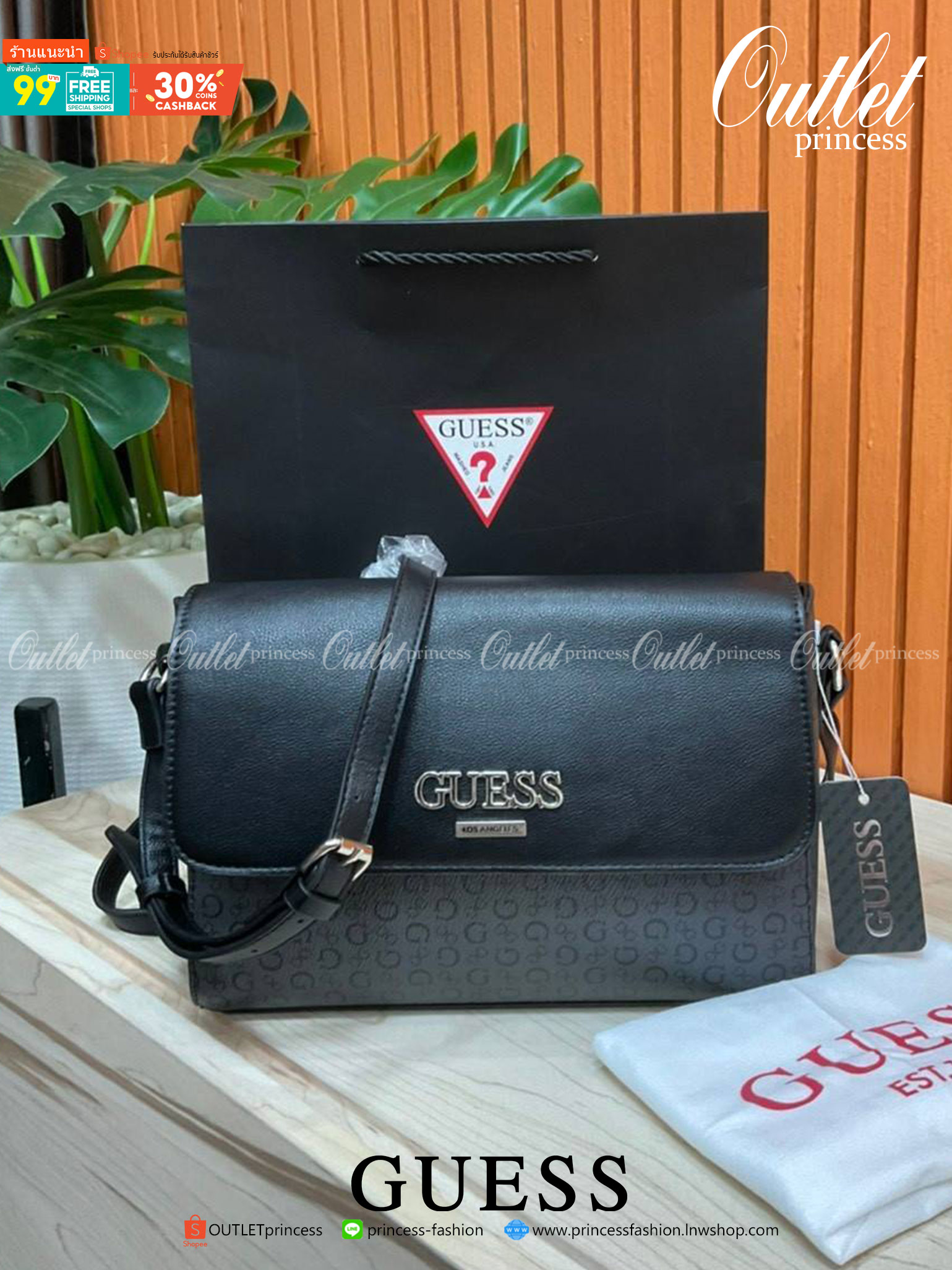 ของแท้ 💯% 】Guess Brit Crossbody Bag in Charcoal Signature Faux Leather and G Monogram Print with Black Leather Flap - Women's Sling Bag กระเป๋าสะพาย Crossbody ทรงเหลี่ยม รุ่นยอดนิยมอีกรุ่นหนึ่งของ Guess ตัวหนังคือดีงามทรงสวย หนังนิ่มน่าใช้มาก
