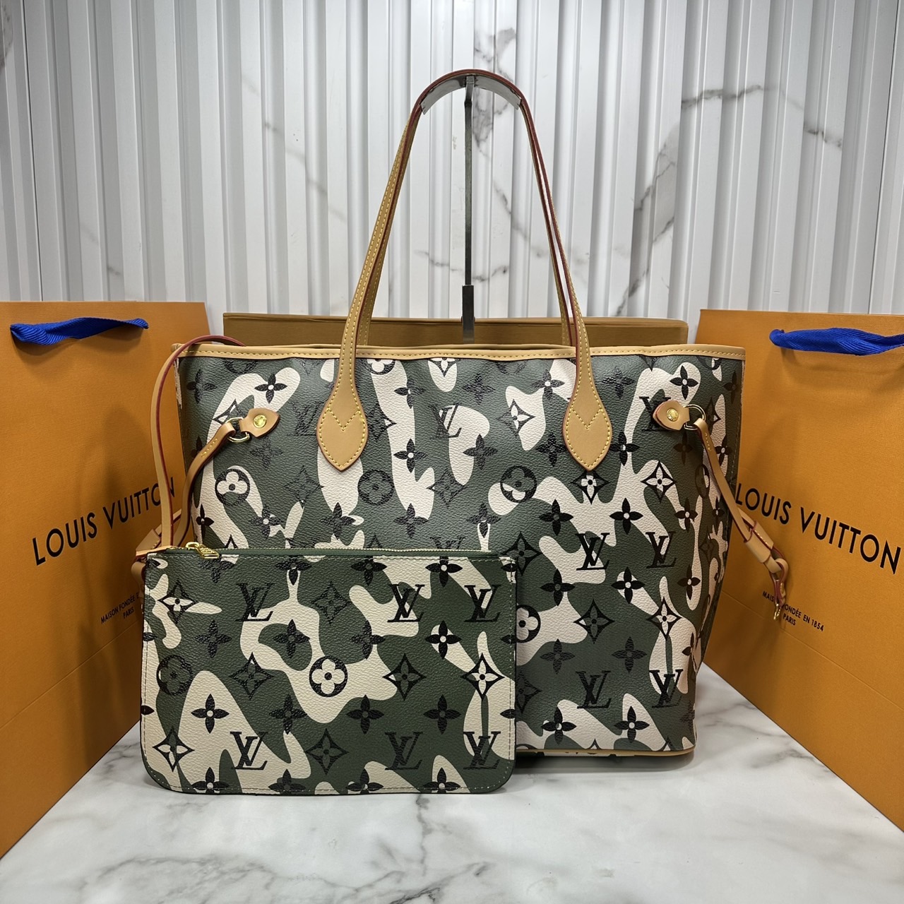 ORI หนังแท้ | LV Neverfull Camouflage Tote Bag กระเป๋าสะพายทรงโท้ทใบใหญ่ โทนเขียวลายใหม่ ภายในโล่งกว้าง จุของได้เยอะ