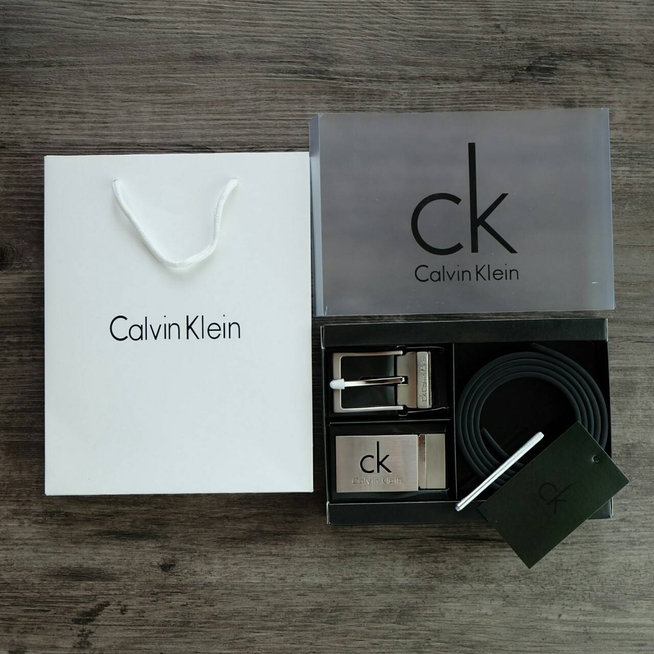 Calvin Klein Belt and Buckle Set เซตสุดคุ้ม!! เข็มขัด + หัวเข็มขัด 2 ชิ้น จะะมอบเป็นของขวัญ หรือใช้เองก็แนะนำเลยค่าา