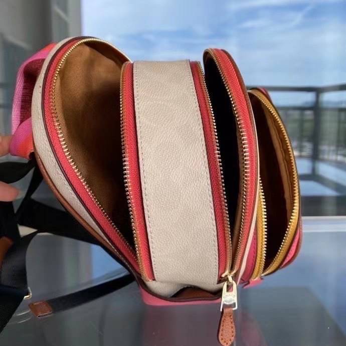 COACH Mini Court Backpack In Signature Canvas With Butterfly / With Radish C8259 C8257 🌈ต่อกันเลย สวยกันก่อน วางน้องไม่ลงเลยจริงๆค่าา😍 พร้อมส่ง! ยังไม่เข้าไทย กับกระเป๋าสะพายหลังแบบมีหูหิ้วในตัว บอกก่อนเลยว่าหนังของน้องทั้งนิ่ม ทั้งสวย อย่