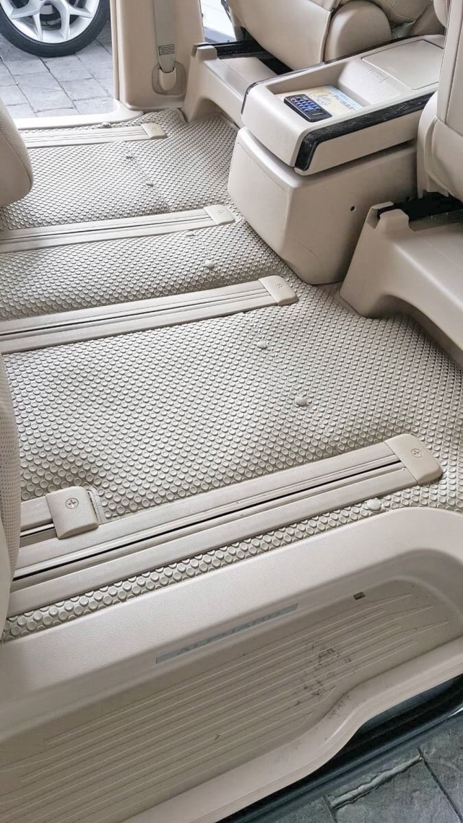 พรมกระดุมเม็ดเล็กรีดขอบTOYOTA ALPHARD 2009-14 สีครีม ตรงรุ่น เต็มคัน