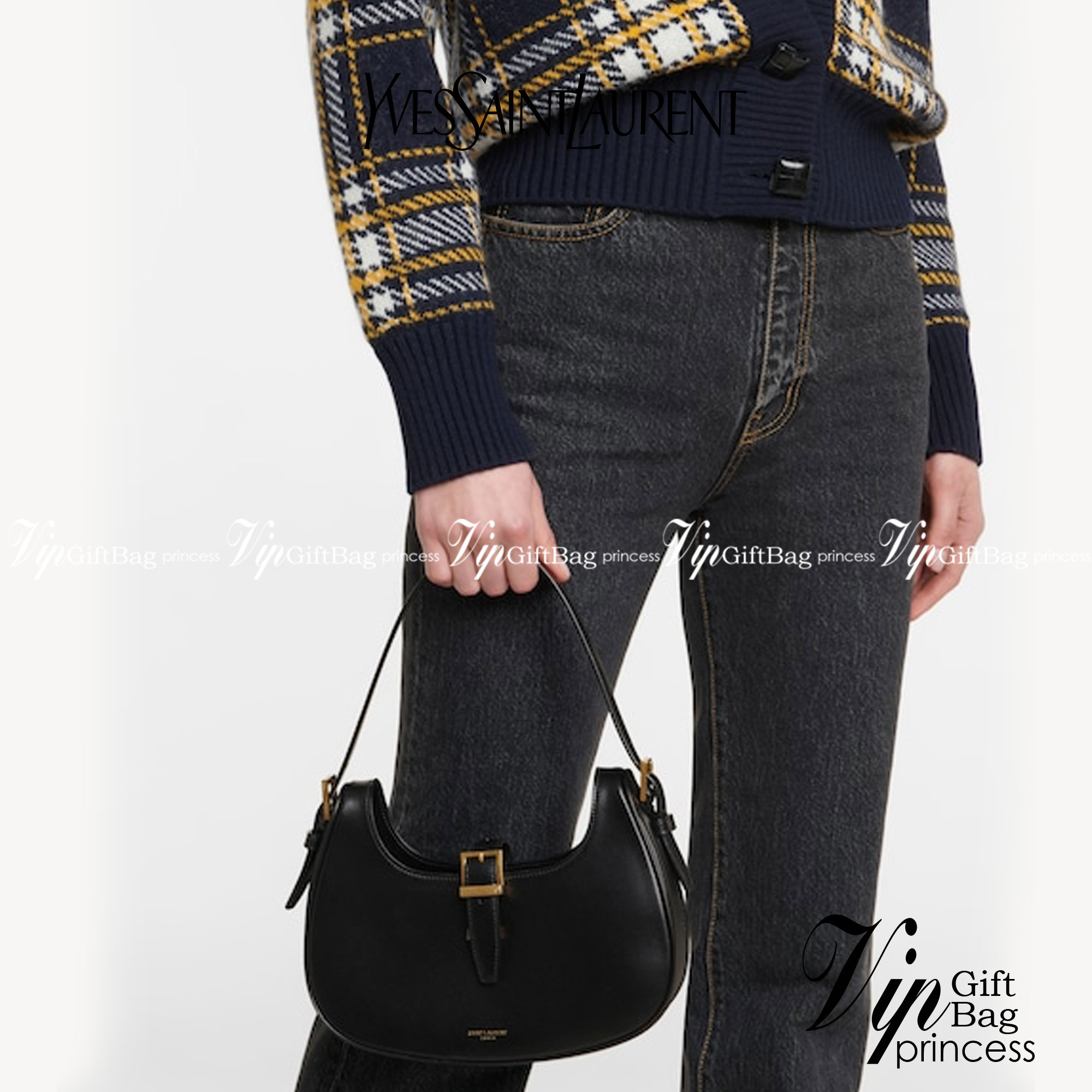 Yves Saint laurent le fermoir hobo bag in shiny leather / YSL hobo bag กระเป๋าสะพายไหล่ ดีเทลหรู สวยครบทุกมุม ตอบโจทย์สาวๆทุกไลฟ์สไตล์ เพราะใช้งานได้ง่ายและสะดวก vip พรีเมี่ยมกิ๊ฟจาก dytyfree วัสดุหนังวัวแท้เต็มใบ สัมผัสดีงามมากๆ น้ำหนักเบา ดูแพงที่สุด ปา