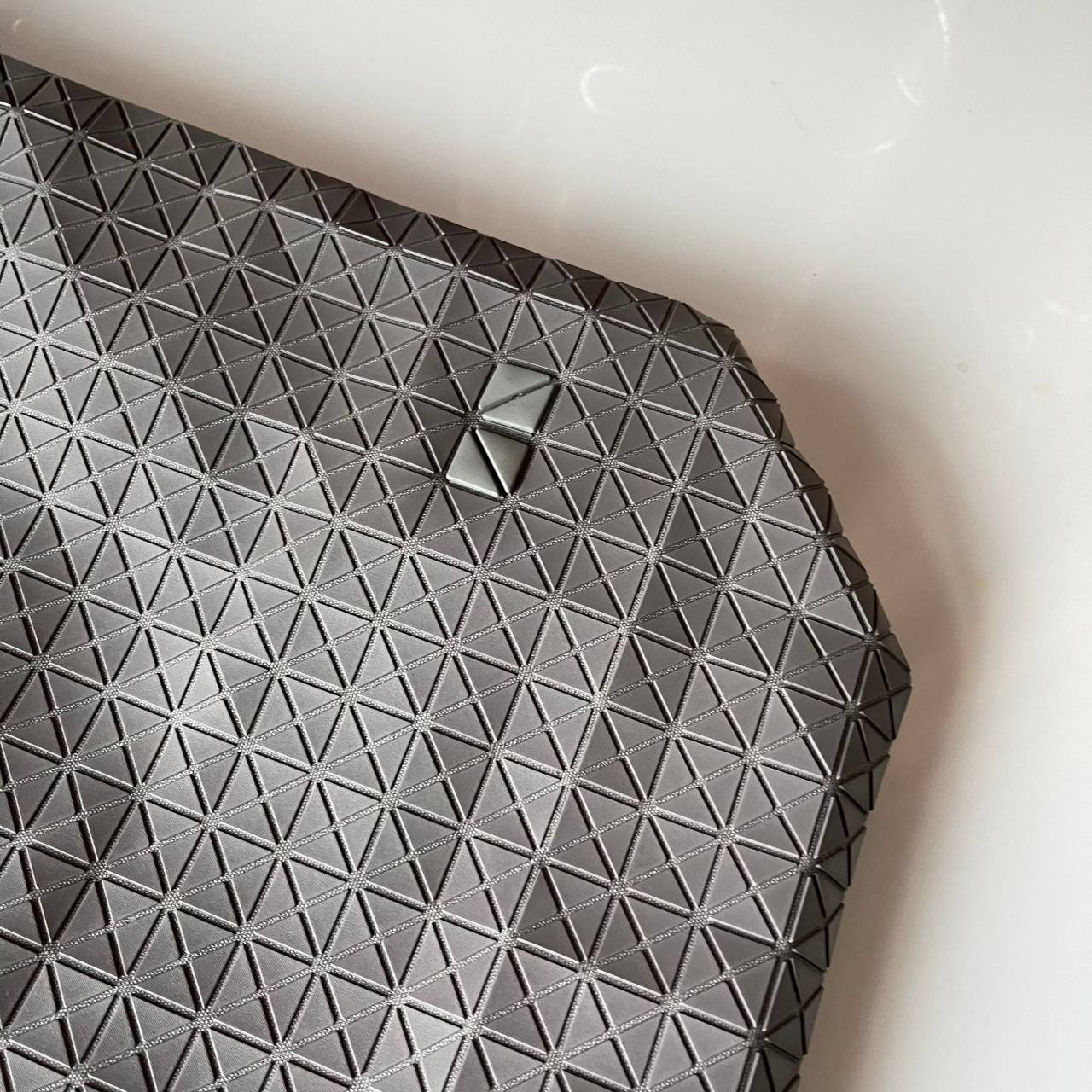 VIP 】Bao Bao Issey Miyake Cart Tote Bag พร้อมส่งที่ไทย รุ่นใหม่ล่าสุด สามารถใช้ได้ทั้งผู้หญิงกับผู้ชาย เบาสบายจุของได้เยอะสามารถทนทานต่อน้ำหนักได้สูงใช้งานได้ยาวๆเลยค่ะ