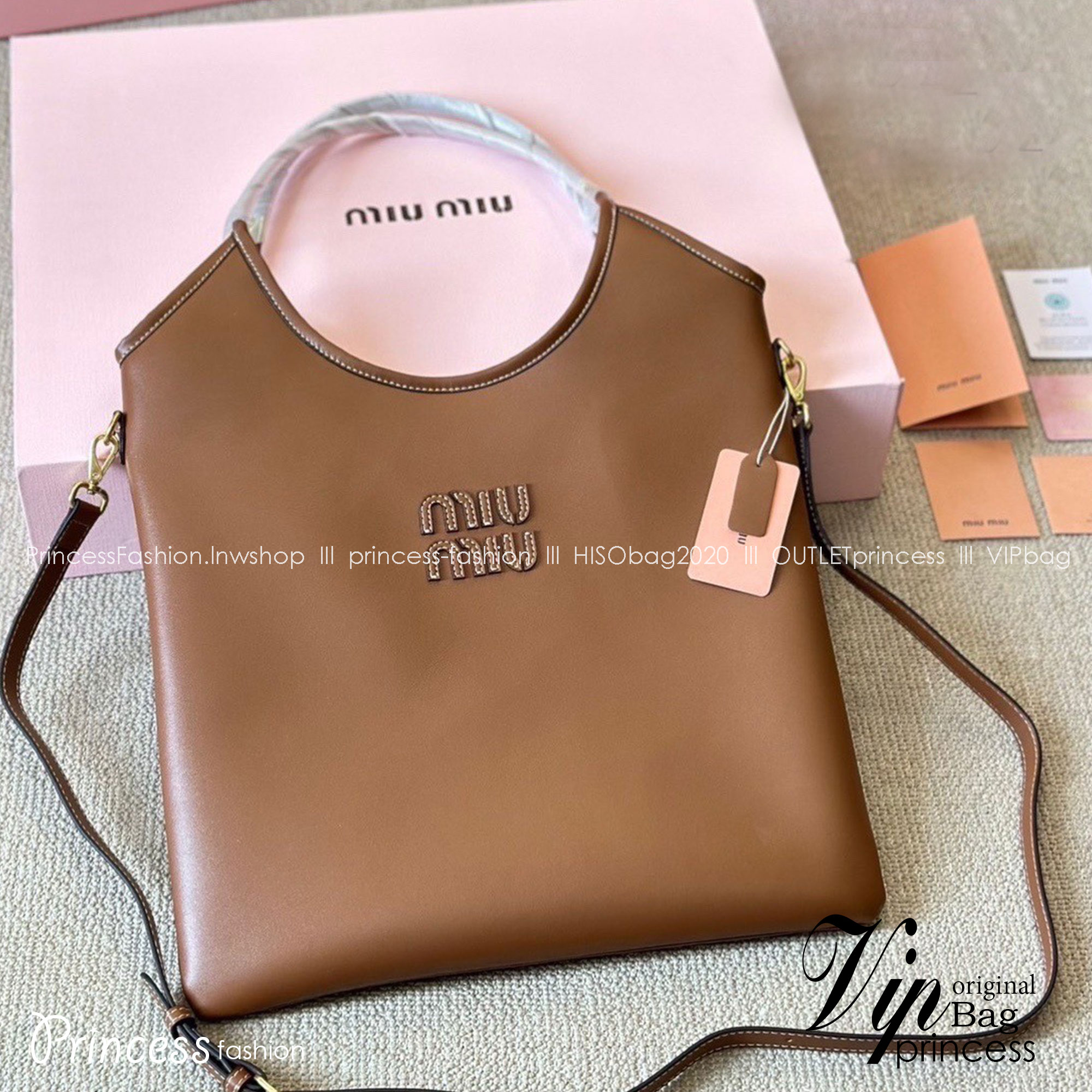 พร้อมส่ง 2 สี MIU MIU IVY leather bag / MIU MIU TOTE BAG กระเป๋าถือทรงโท้ทใบใหญ่ทรงสูงคอลใหม่ งานหนังเรียบเต็มใบ มีความยูนิค ใช้งานได้หลากหลายใช้ได้จริงสวยเรียบหรู จับแมตช์ง่าย สวยงาม