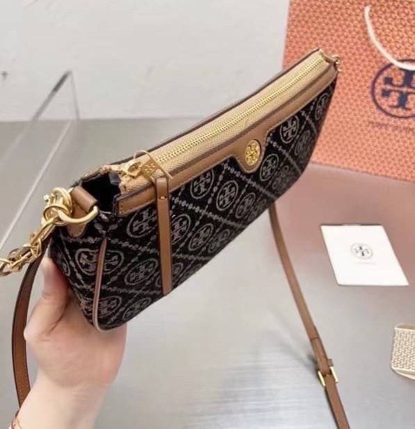 TORY BURCH T MONOGRAM JACQUARD SHOULDER BAG กระเป๋าสะพายข้าง Tory 😍😍 ใบเล็กซิปบน ลายT โมโนแกรม อะไหล่ทองมาใหม่ มาพร้อมสายสะพายยาว2 สาย งานจริงสวยทุกมุมงานปั้มแบรนด์ทุกจุด