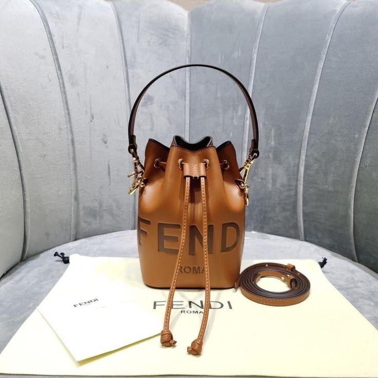 FENDI Mon Tresor Mini Leather Bucket Bag / FENDI Bucket Bag พร้อมส่ง กระเป๋าถือหรือสะพายข้างทรงบัคเก็ต ทรงขนมจีบ ลายแบรนด์ อะไหล่ทองหรูหรา