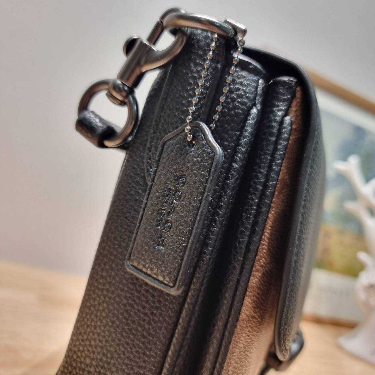 COACH Soft Tabby Messenger In Signature Canvas C8430 CH769 ไอเท็มที่หนุ่มๆต้องไม่พลาด กระเป๋าทรงแมสเซนเจอร์ใบใหญ่กำลังพอดี พร้อมด้วยสายสะพาย 2 เส้น