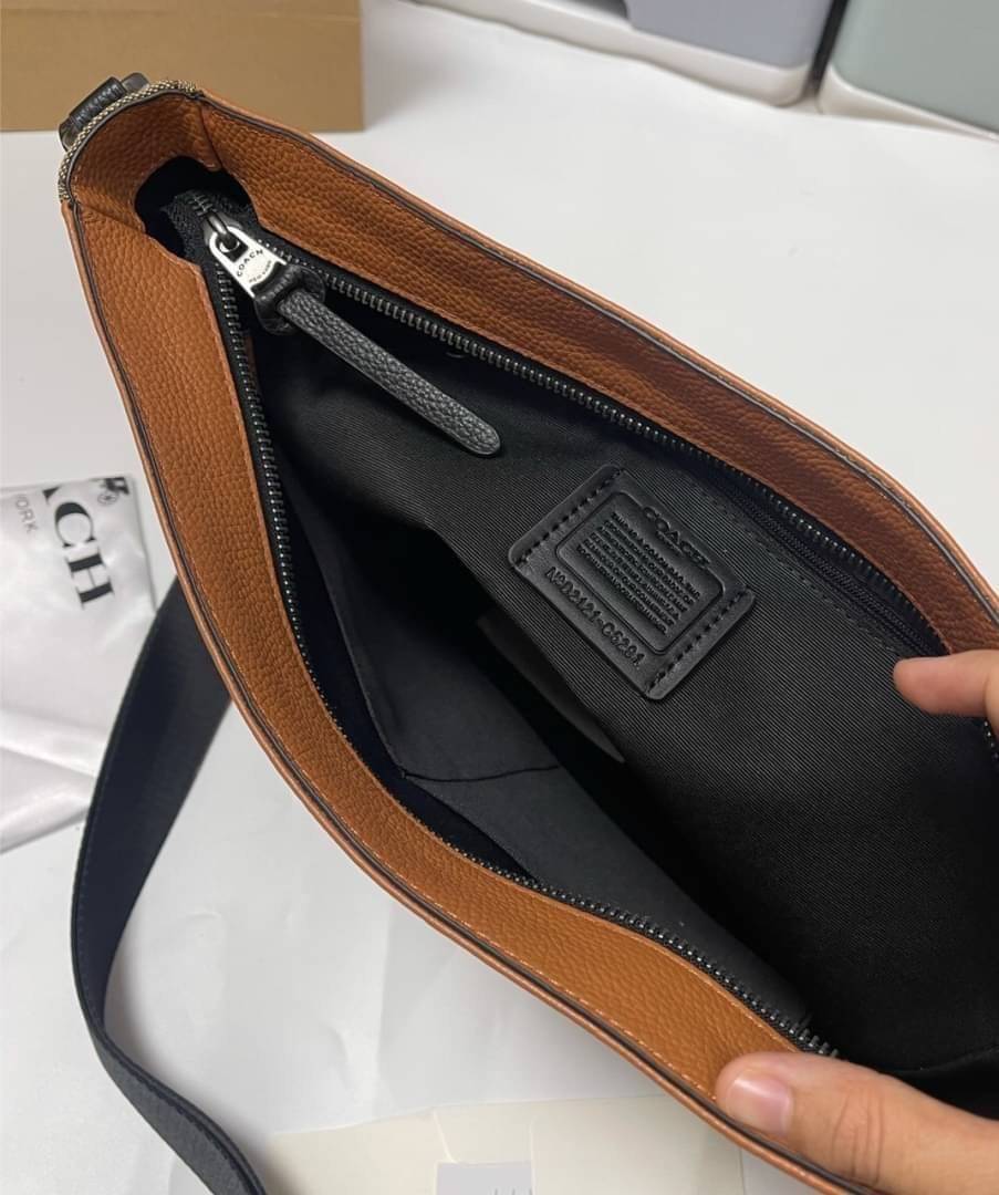 COACH Thompson Crossbody In Signature Jacquard With Varsity Stripe C5291 มี 2 สี พร้อมส่งที่ไทย