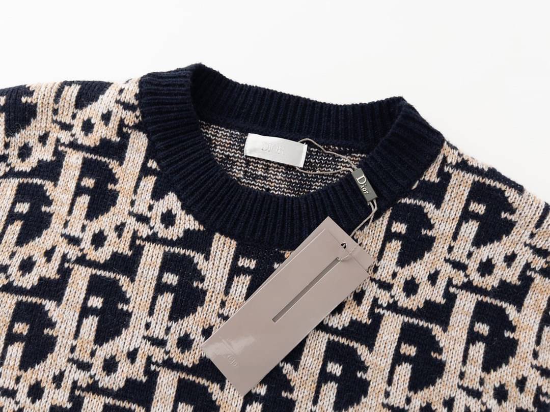DIOR Sweater / Dior Oblique Sweater งานเกรดออริจินอล มีป้ายแท็กที่คอเสื้อทุกตัว ใส่ได้ทั้งผู้หญิงผู้ชาย พร้อมส่งที่ไทย ภาพสินค้าถ่ายจากงานขายจริง ใช้งานต่างประเทศได้