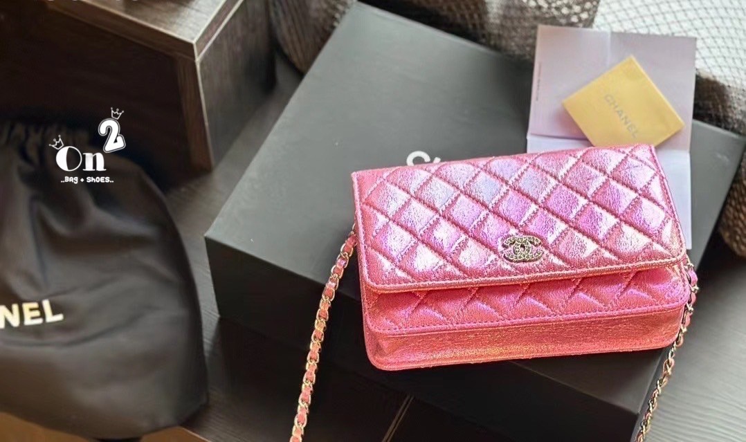 CHANEL WOC RAINBOW / Chanel Wallet On Chain In Gradient Metallic Rainbow กระเป๋าสะพายโทนสีรุ้งไล่สี ทรงสวย ลูกคุณหนู ไฮโซสะพายเเล้วดูเเพงใช้ได้ทุกชุด มาพร้อมสีโทนใหม่ที่ เข้ากับเสื้อผ้าได้สวยโดดเด่นงานเป๊ะทุกจุด