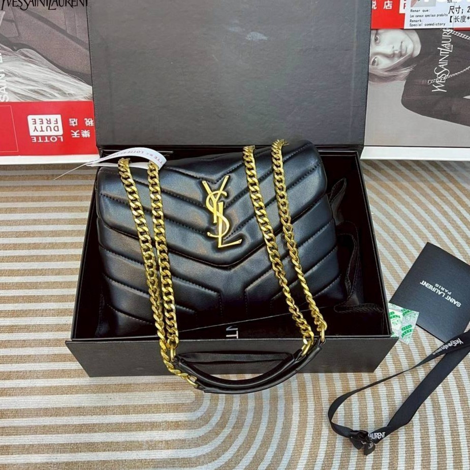 YSL LOULOU Mini Bag กระเป๋าสะพายทรงสวยสุดหรูทรงสวยคลาสสิก รุ่นขายดี ใช้ได้บ่อยไม่มีเบื่อ ดีไซน์เรียบหรู ออกแบบมาให้ใช้งานได้สะดวกด้วยกระดุมแม่เหล็ก