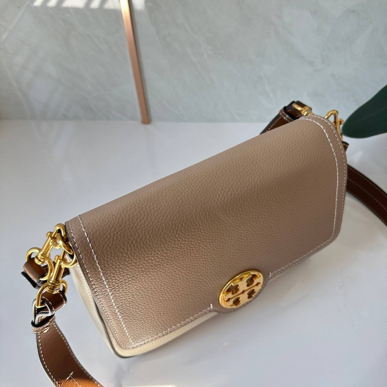 พร้อมส่ง 2 สี TORY BURCH FELIX CONVERTIBLE SHOULDER BAG กระเป๋าสะพาย เกรดท็อปออริ เกรดดีสุด สลับแท้ 1:1 ใช้ต่างประเทศได้