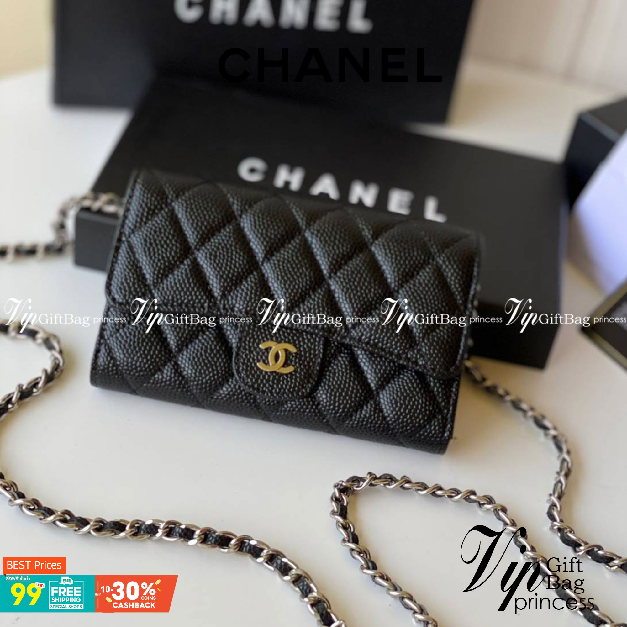 หนังแท้ CHANEL WALLET WITCH CHAIN รุ่นยอดนิยมไอเท็มฮิตวัสดุหนังคาเวียร์สวยคลาสสิคเปิดปิดด้วยฝาปิดกระดุมด้านหน้ามีโลโก้แบรนด์อะไหล่ทองสวยหรูดูดีมาพร้อมสายโซ่อะไหล่เงินและทอง ร้อยหนังจะสะพายไหล่ หรือ Crossbody ภาพถ่ายจากงานขายจริงสวยน่าใช้ Chanel mini นาทีน