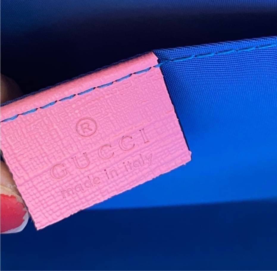 Ori GUCCI Children's tote bag GG kids ที่สุดของความน่ารัก ลิมิเต็ดแบบไม่มีเอาท์ สาวๆสายหวานไม่ควรพลาดด้วยประการทั้งปวงเลยค่าา หนังแท้เกรดดีที่สุด พิมพ์ลายแบรนด์รอบใบเทคเจอร์สวยอยู่ทรง ภายในมีโลโก้กว้างและจุสุดๆใส่สัมภาระได้เยอะ ภาพถ่ายจ