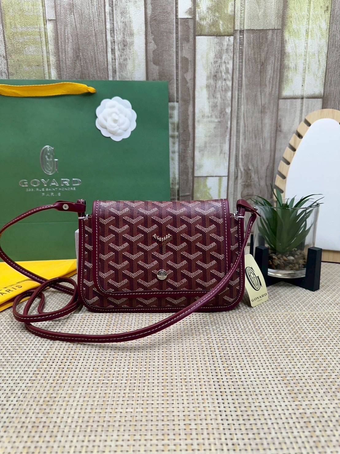 พร้อมส่ง 10 สี ORI หนังแท้ | GOYARD Plumet pouch-wallet กระเป๋าสะพายใบเล็กกะทัดรัด ดีไซน์กระเป๋าสตางค์ Plumet ดีไซน์มาพร้อมช่องใส่เหรียญ ธนบัตร และบัตรต่างๆ