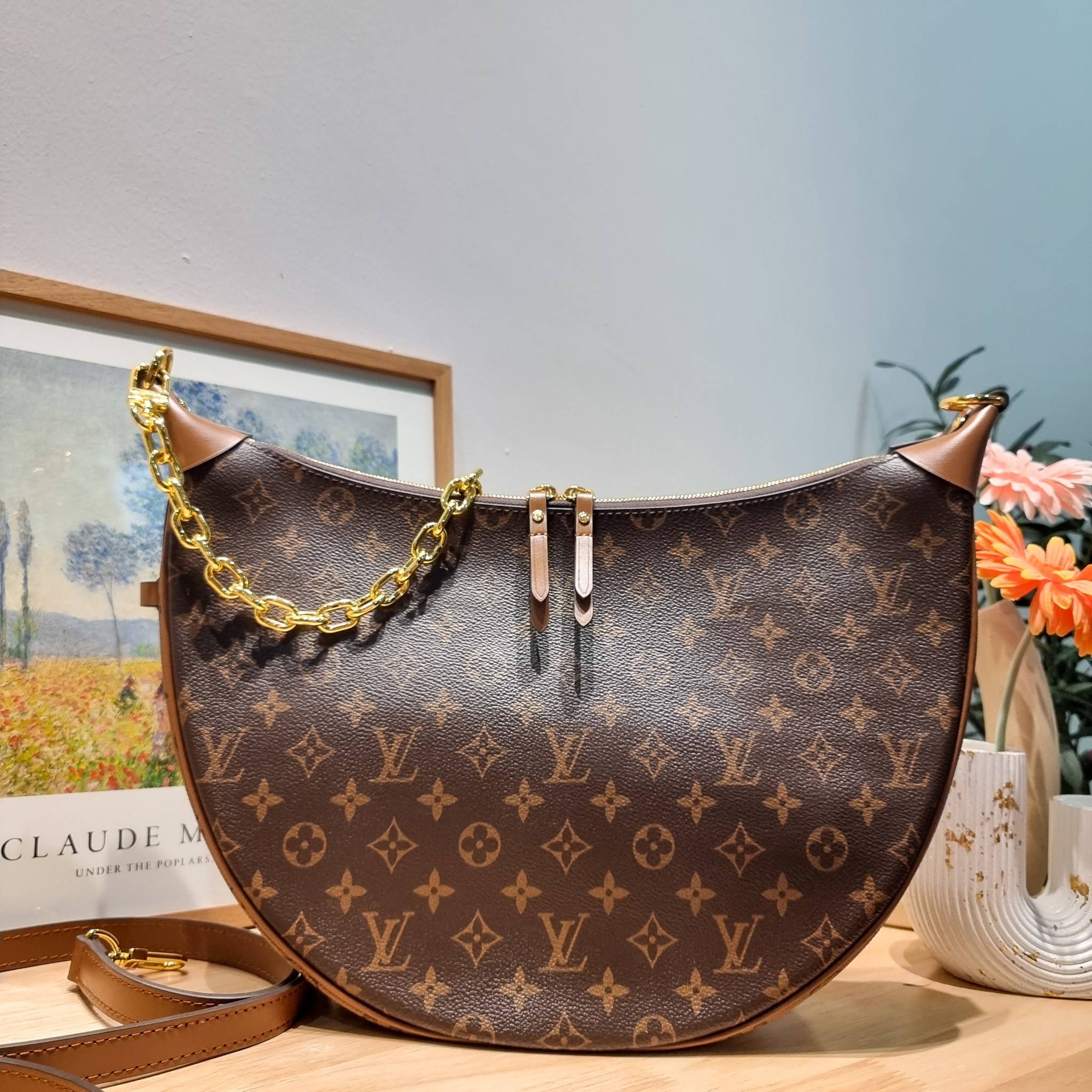 LV loop hobo bag / LV boulogne moon shoulder bag สุดยอดเดอะเบสท์ไอเท็ม กับขนาดใหม่ ใหญ่จุๆ กับกระเป๋าสะพายทรงบาแกตต์ สวยหรู