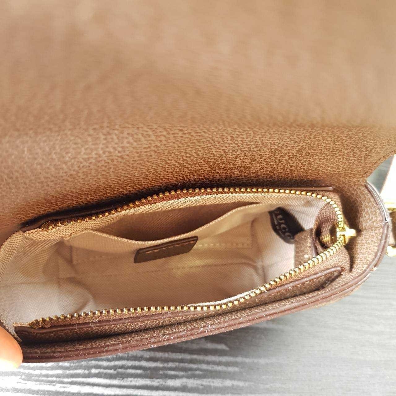 GUCCI Horsebit 1955 small shoulder bag กระเป๋าครอสบอดี้ขนาดกำลังดี ดีไซน์น่ารัก ทรงสวย ใช้ได้ทุกโอกาส สายยาวปรับระดับได้ เปิด-ปิด ด้วยกระดุมแม่เหล็ก