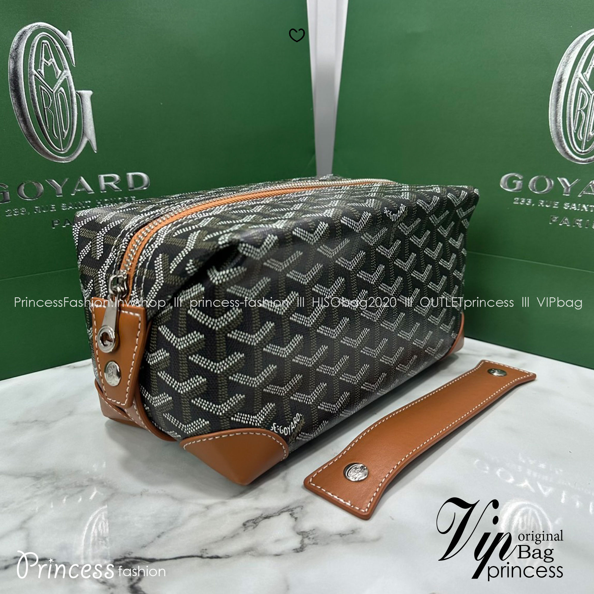 ORI หนังแท้ | Goyard Bowling 25 Toiletry Bag / Goyard Pouch กระเป๋าทรงพอช พร้อมสายถือจับถนัดมือใช้งานง่ายกะทัดรัด ตอบโจทย์ความเรียบง่ายแต่คลาสสิก ใช้ได้ทั้งชายหญิง หรูหรา ติดแกรมที่สุด เป็นรุ่นตามหา ที่ตอนนี้มีพร้อมส่งแล้วค่า