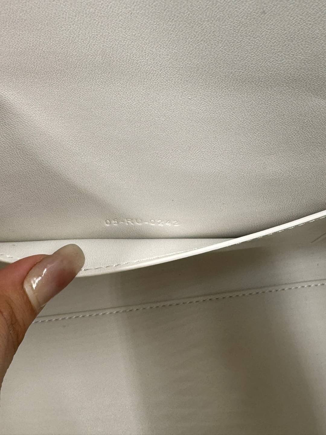 DIOR SMALL BOSTON BAG White Box Calfskin / DIOR Box Bag พร้อมส่ง กระเป๋าสะพายทรงกล่อง New for Winter 2023 คอลผู้ดี สวยหรู ตอบโจทย์และแมทช์ได้กับทุกลุคทุกสไตล์