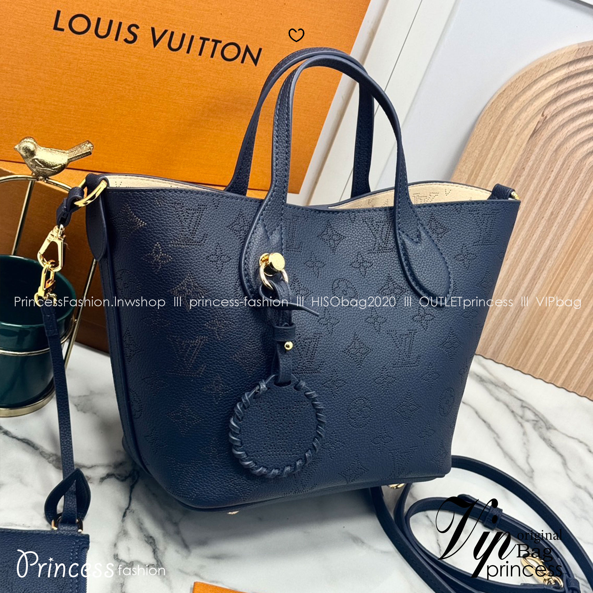 TOP ORI หนังแท้ | LV Blossom PM bag กระเป๋าทรงโท้ทรุ่นใหม่ โทนสีกรมคลาสสิกเหนือกาลเวลาที่มีสไตล์พร้อมตอบโจทย์การใช้งานมากขึ้น ฉลุลายโลโก้เป็นเอกลักษณ์ สวยหรู ดูแพงมากค่ะ