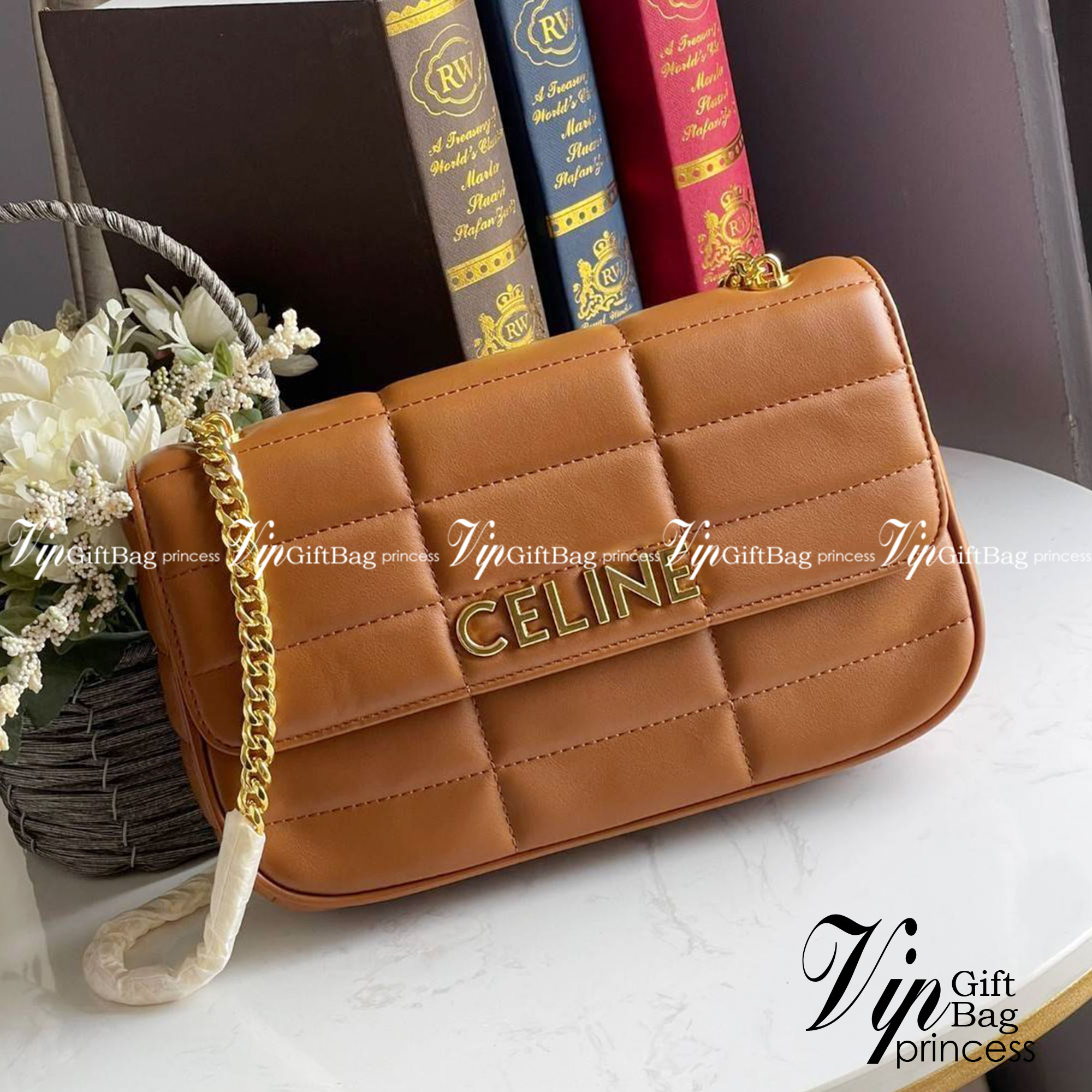 CELINE CHAIN SHOULDER BAG MATELASSE MONOCHROME CELINE in Quilted Goatskin กระเป๋าเทรนด์กระเป๋าสุดฮอตแต่ยังคงความคลาสสิก