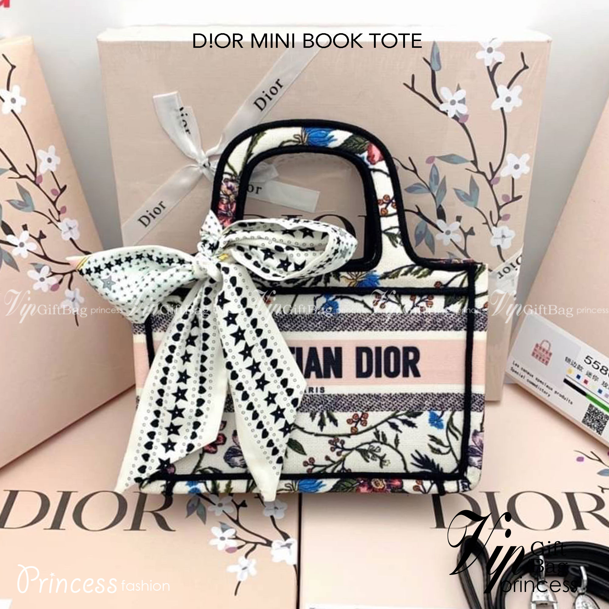 DIOR MINI BOOK TOTE กระเป๋าถือทรงมินิโท้ท Shopping สวยคลาสสิค พกพาสะดวก ใช้งานง่ายสุดๆ วัสดุงานทอละเอียดคุณภาพดี ภายในเป็นช่องโล่ง ใบจริงงานสวยเกินเบอร์!! ไม่ผิดหวังจ้า