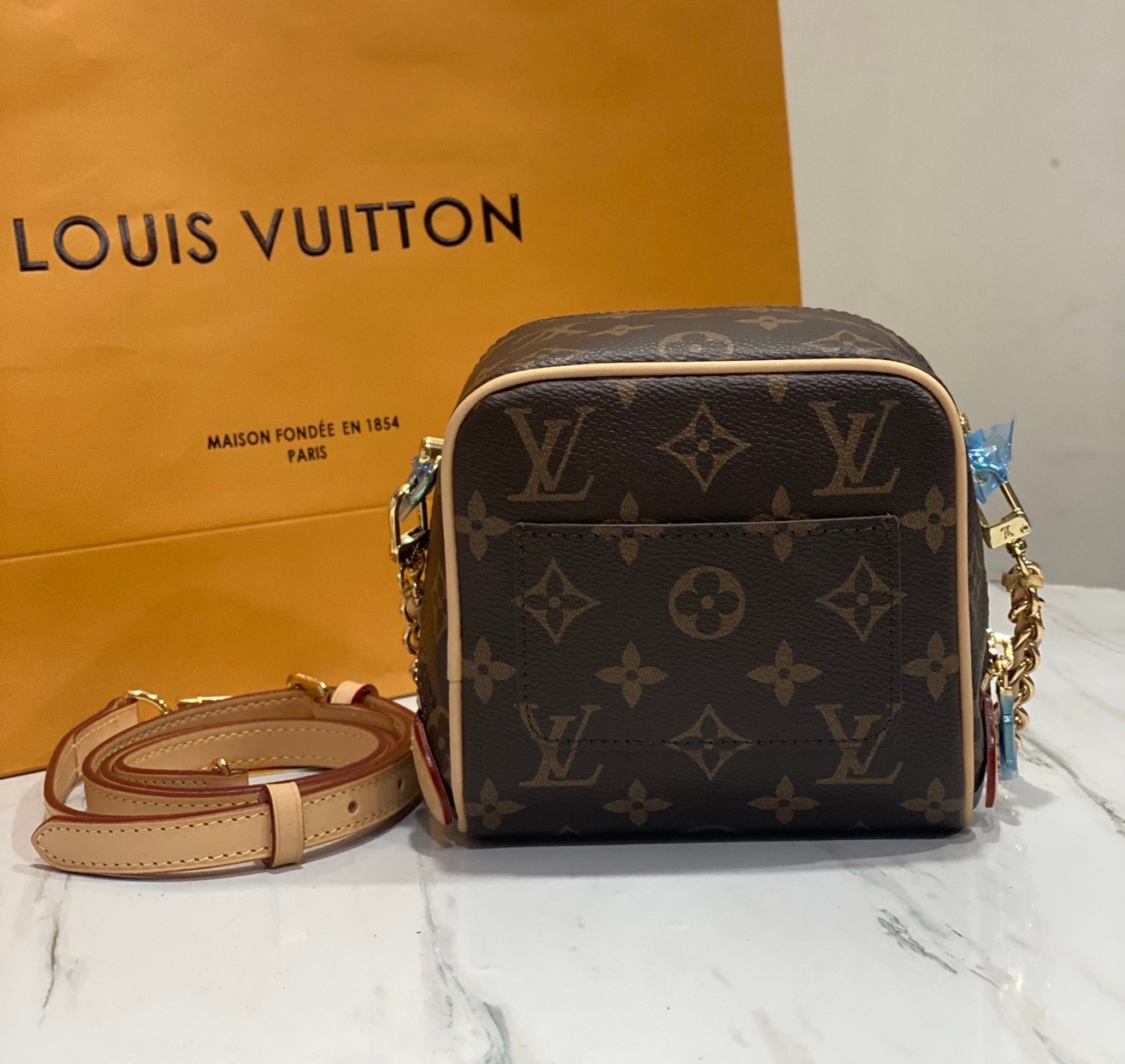 LV Just In Case Bag Monogram Canvas กระเป๋าสะพายใบเล็ก รุ่นใหม่ เกรดออริ 1:1 ใช้งานต่างประเทศได้