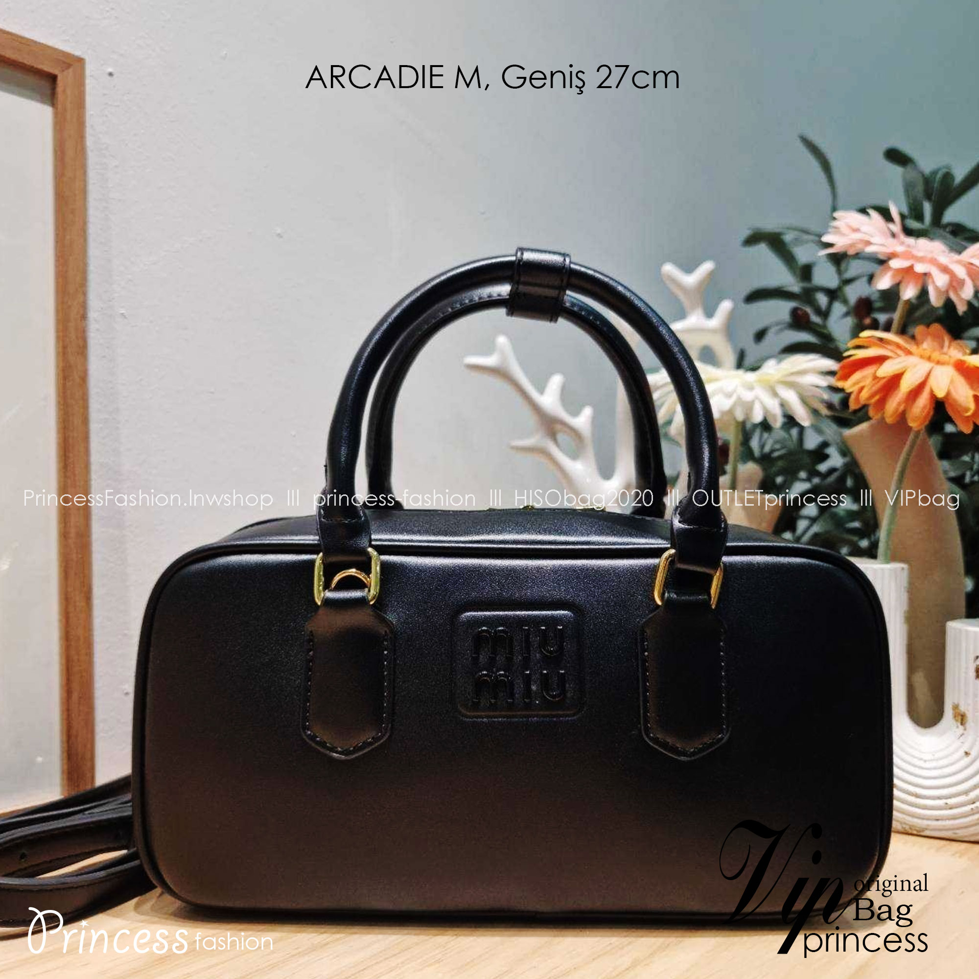 MIU MIU ARCADIE LEATHER BAG M, Geniş 27cm กระเป๋าถือ/สะพายสุดชิค น่ารักๆเก๋ๆ ดีไซน์เรียบแต่มากมีอยู่จริง สวยดูแพง