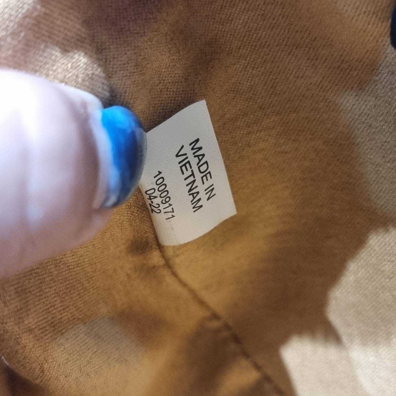 TORY BURCH T MONOGRAM CRESCENT BAG คอลเลคชั่นใหม่มาแรง! สมแก่การรอคอยในสไตล์ทีโมโนแกรมอันเป็นเอกลักษณ์ รูปทรงสวยโดดเด่น สะพายง่ายคล่องตัว