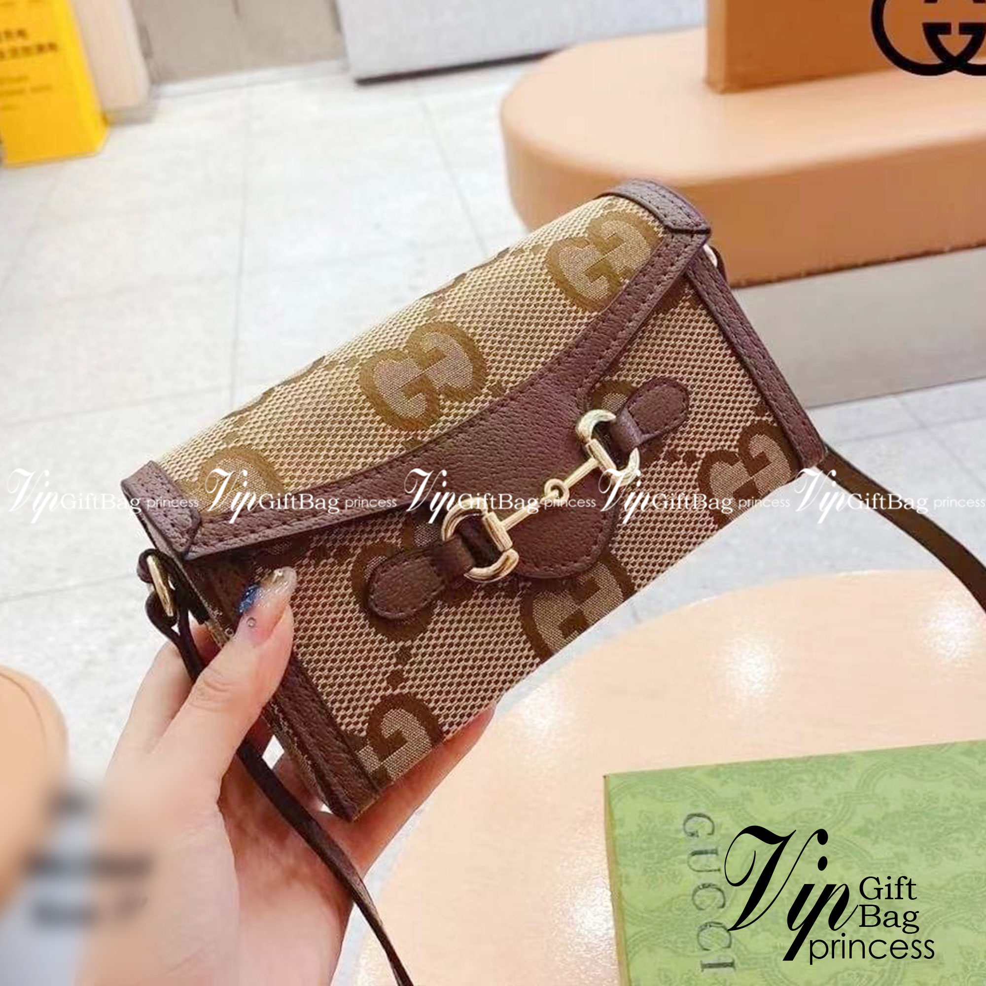 Gucci Horsebit 1955 Mini Bag / Gucci Mini Crossbody Bag / Gucci Phone Bag กระเป๋าสะพายข้าง/สะพายไหล่ สวยเก๋ น่ารัก คุณภาพดี สวยตรงปก ราคาสุดคุ้ม