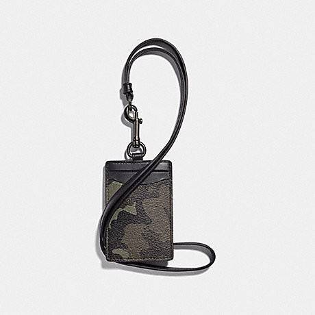 COACH C3305 ID LANYARD IN COLORBLOCK SIGNATURE CANVAS ง่ายๆแบบไม่ธรรมดา!! คลาสสิคแต่มีดีเทลโดดเด่น!! กระเป๋าถนอมบัตร พร้อมสายคล้องคอ ดีไซน์ลวดลายสวย ดูดีทุกแบบ ใช้งานง่าย พกพาสะดวก จะใส่บัตรพนักงาน บัตรเครดิต บัตรปชช. ใบขับขี่ และบัตรอื่นๆที่อยากจะใส่!! ต