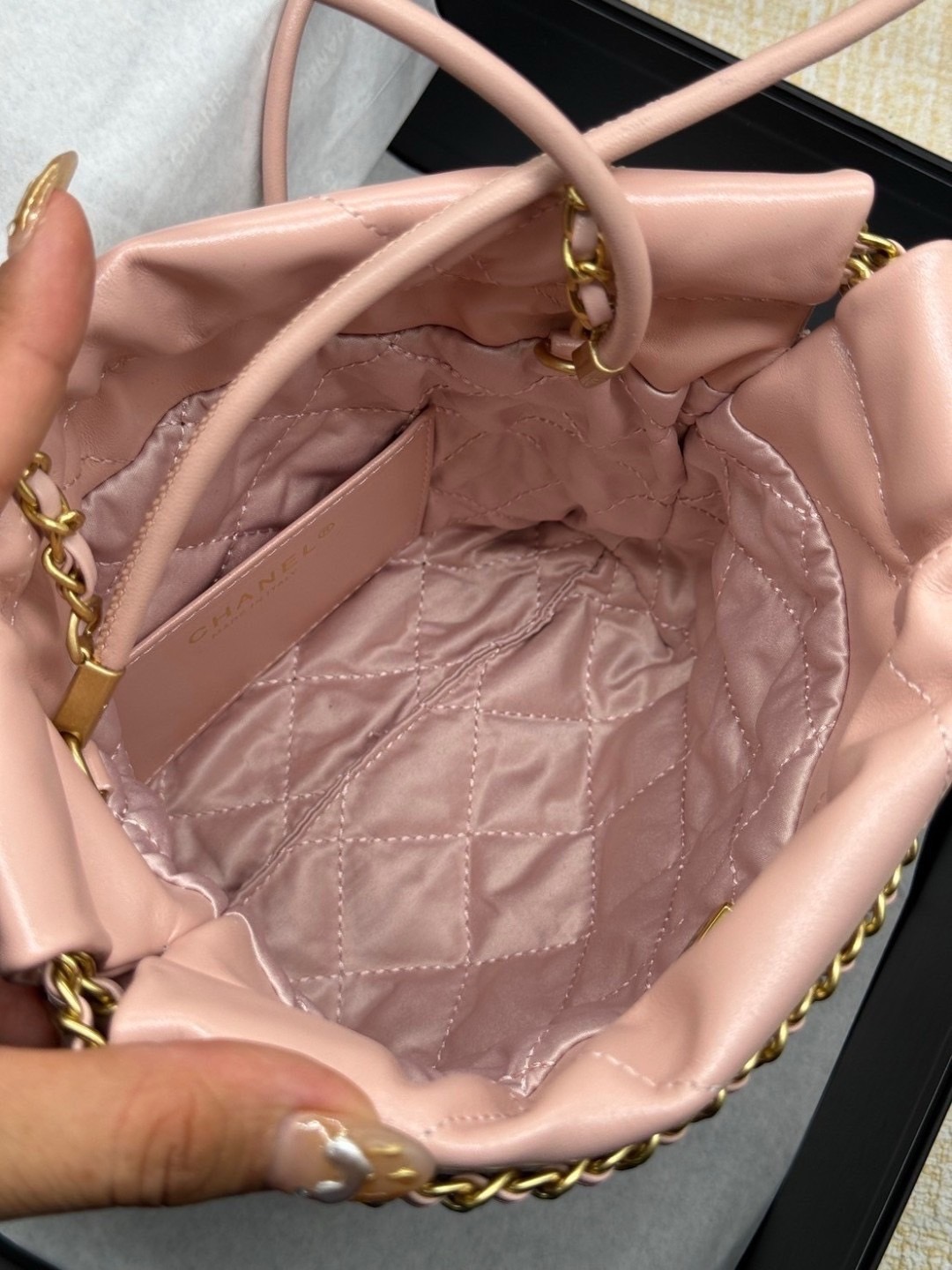 พร้อมส่ง 11 สี ORI หนังแท้ | CHANEL 22 Mini Handbag กระเป๋าสะพายสุดหรู รุ่นยอดนิยม 🤍 เกรดออริจินอล หนังแท้ ภาพถ่ายจากงานขายจริง ใช้งานต่างประเทศได้