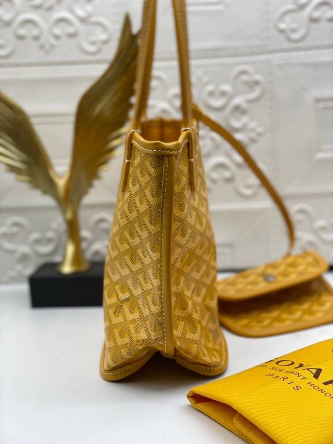 9 สี GOYARD ANJOU TOTE MINI / Goyard Mini Tote เกรดออริจินอลสลับแท้ ใช้งานต่างประเทศได้ ฮอตไอเท็ม กับกระเป๋าสะพายทรงโท้ท ไซส์มินิ กะทัดรัด มาครบสีขายดี เลิศทุกสี รูปทรงคลาสสิค ดีไซน์เป็นเอกลักษณ์ ใช้งานได้หลากหลาย