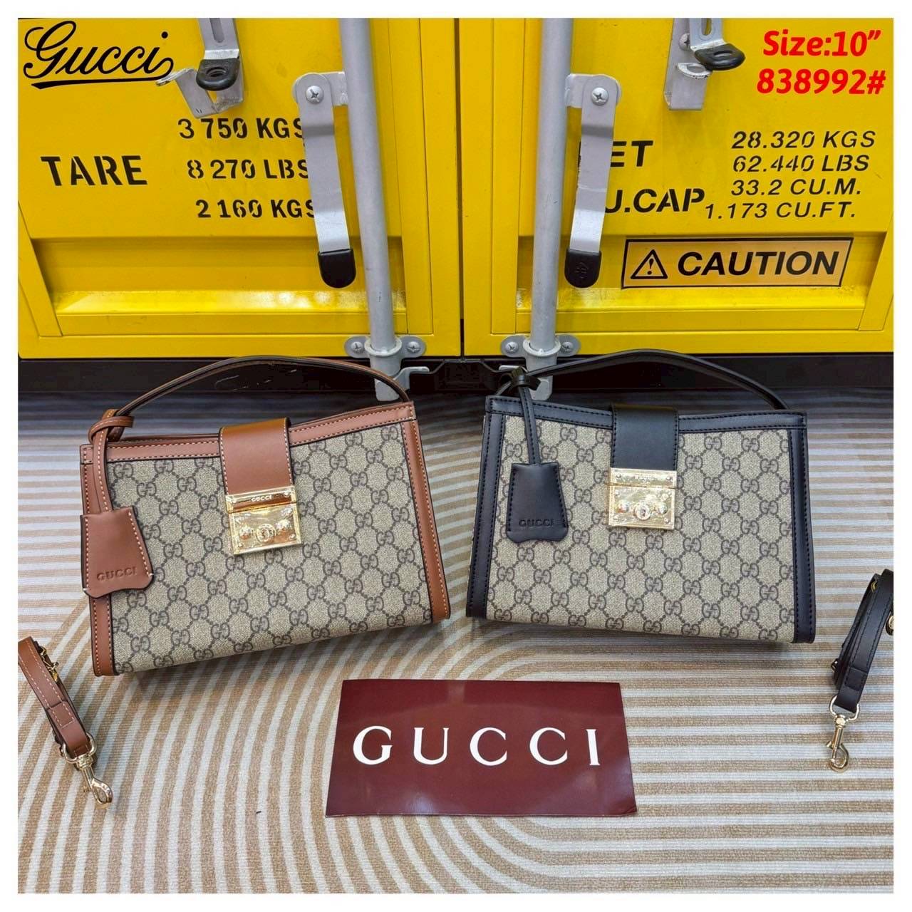 Gucci Padlock medium top handle bag กระเป๋าสะพายใบเล็กพร้อมหูจับ สวยผู้ดี ทรงตั้งใช้งานง่าย วัสดุหนังแคนวาส ปากกระเป๋ามีแถบหนังคาดและอะไหล่กดล็อค