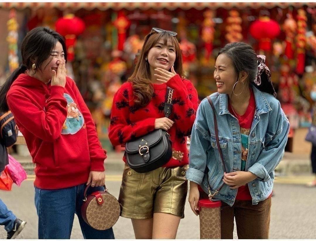 COACH C0749 BEAT SADDLE BAG The best item! ที่สาวๆรอคอย! ฮอตไฟลุก! สีหายาก ละมุนคุณหนู คอลเลคชั่นใหม่ ดีไซน์หรูหรา พิเศษมากๆมาพร้อมสายสะพาย 2 เส้น ใช้คู่กันหรือแยกสะพายก็สวยครบสูตร กระเป๋าสะพายทรง saddle คลาสสิค วัสดุหนัง glove-tanned ทนทาน เปิด-ปิดด้วยกร