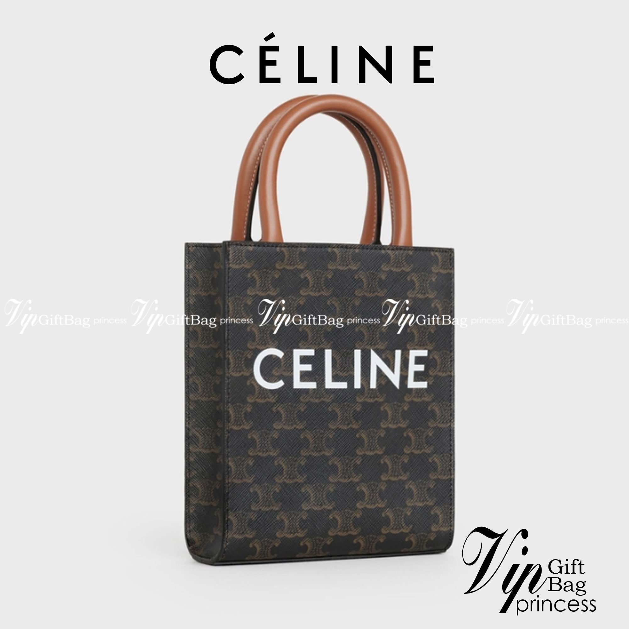 หนังแท้ CELINE MINI VERTICAL CABAS IN TRIOMPHE CANVAS AND CALFSKIN WITH CELINE PRINT / CELINE TOTE พร้อมส่งที่ไทย กระเป๋าโท้ททรงตั้ง CABAS TRIOMPHE ขนาดมินิ 17cm งานหนังแท้ CALFSKIN ทั้งใบ พร้อมหูหิ้วสองข้างและสายสะพายหนังแบบถอดได้ ภาพสินค้าถ่ายจากงานขายจ