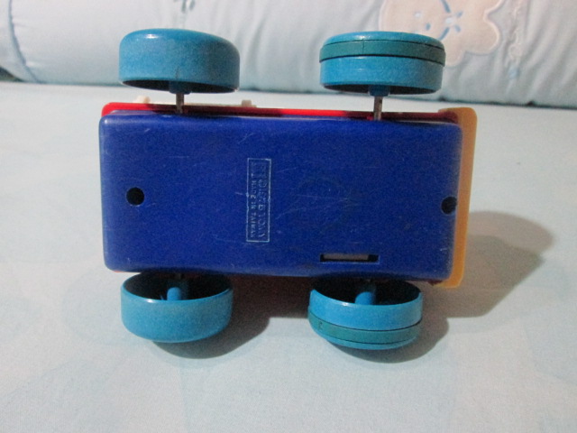 Tomy Push 'n' Go Fire Engine ของเล่นเสริมพัฒนาการสำหรับเด็กมือสอง