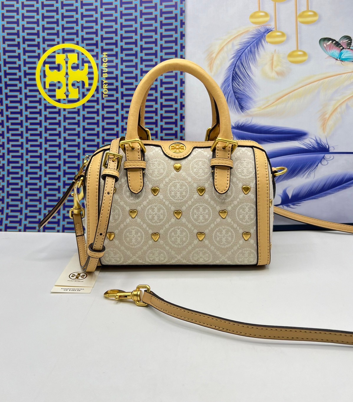 TORY BURCH T MONOGRAM Mini Jacquard Wine Barrel Bag ivory multi heart shape / Tory Boston Bag กระเป๋าทรงหมอนบอสตั้นแต่งหัวใจสีทองสวยหรู น่ารักรุ่นใหม่ล่าสุด เกรดท็อปออริ เทียบแท้ 1:1 เกรดดีสุด ใช้งานต่างประเทศได้