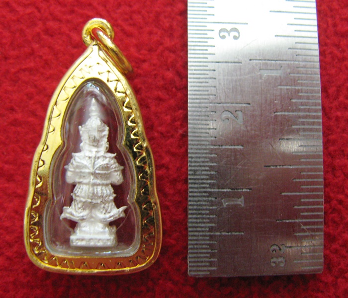 สินค้าหมดค่ะ จี้ท้าวเวสสุวรรณเนื้อเงินพ่นทรายเลี่ยมทองไมครอนพร้อมใบคาถาค่ะ