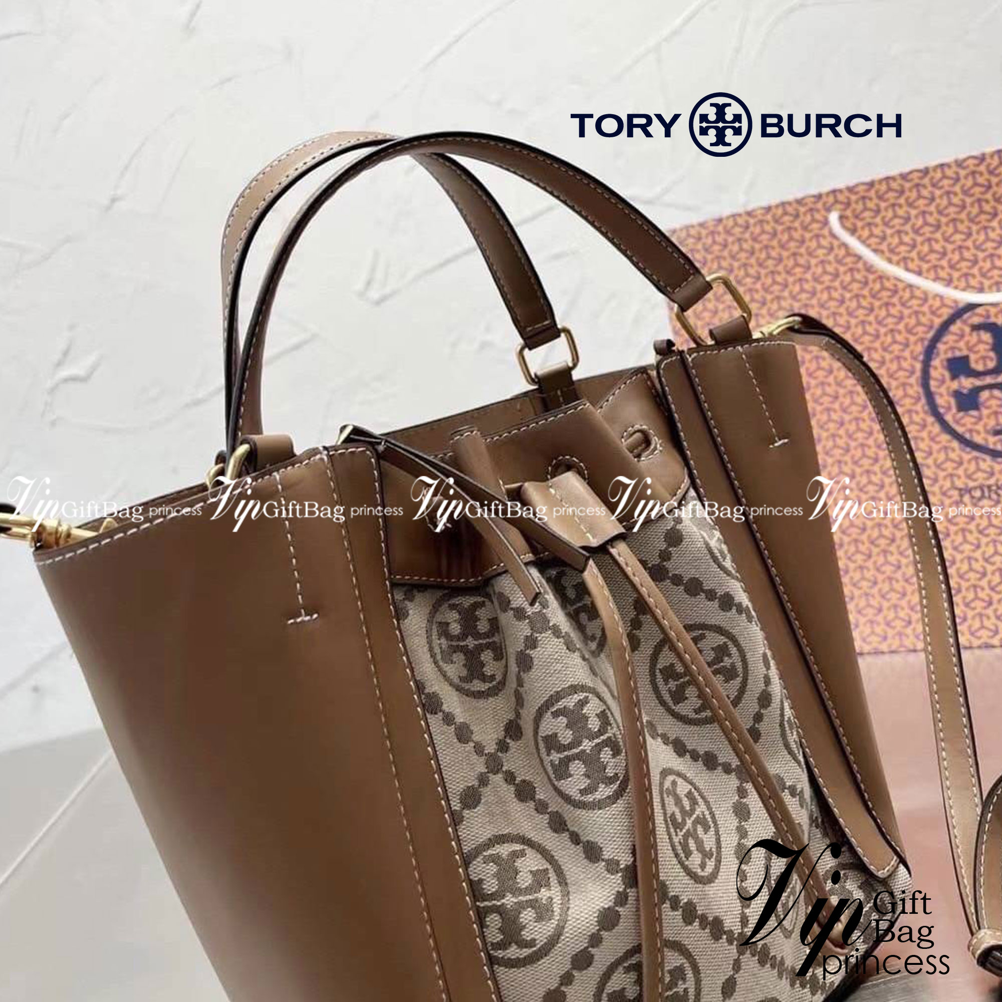 TORY BURCH MCGRAW DRAGONFLY IN MONOGRAM JACQUARD กระเป๋าลายโมโนแกรมยอดฮิต ที่มาในรูปทรงดีไซน์ใหญ่ สวยเก๋ ไม่เหมือนใคร ไม่มีซ้ำ!!
