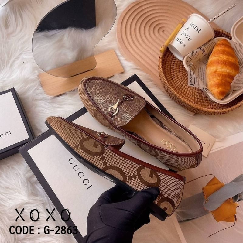 GUCCI รองเท้าคัชชู GG jumbo collection ใหม่ ล่าสุดปีนี้เลย ผ้าลายใหม่ ไม่เหมือนใคร งานชนช้อปค่ะ ปั้มแบรนด์ สวยมาก