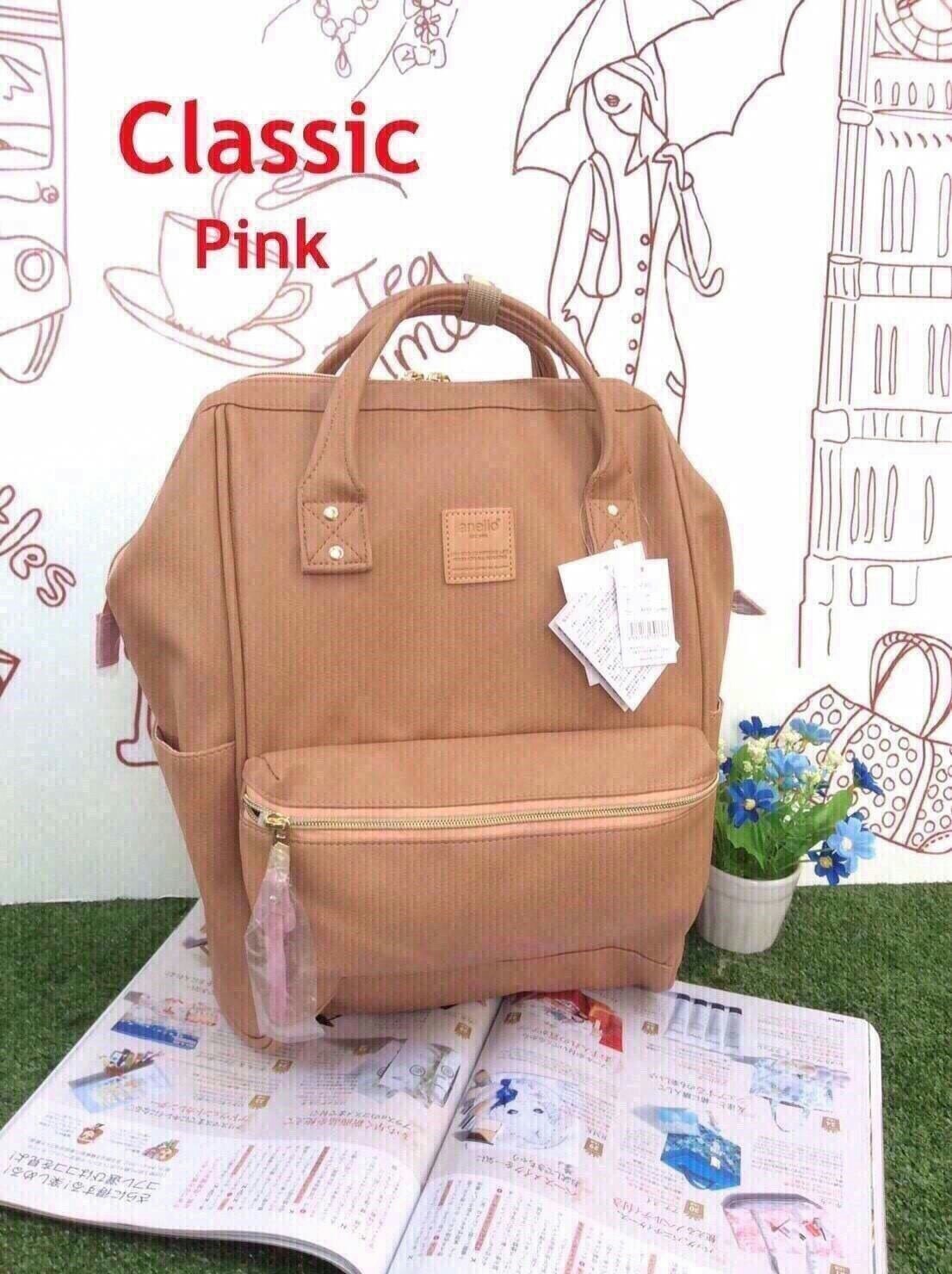 รุ่น คลาสสิก Anello Classic Polyurethane Leather Rucksack เป้อเนลโล ทำจาก PU Leather ทั้งใบ ดูแลทำความสะอาดง่าย น้ำหนักเบา สวยน่ารักดูดีค่ะ รุ่นนี้เป็นขนาดคลาสสิก (regular) สายสะพายแข็งแรง ด้านในบุผ้าอย่างดีค่ะ ด้านหลังและสายสะพายมีฟองน้ำช่วยซับพอร์ตไม่เจ