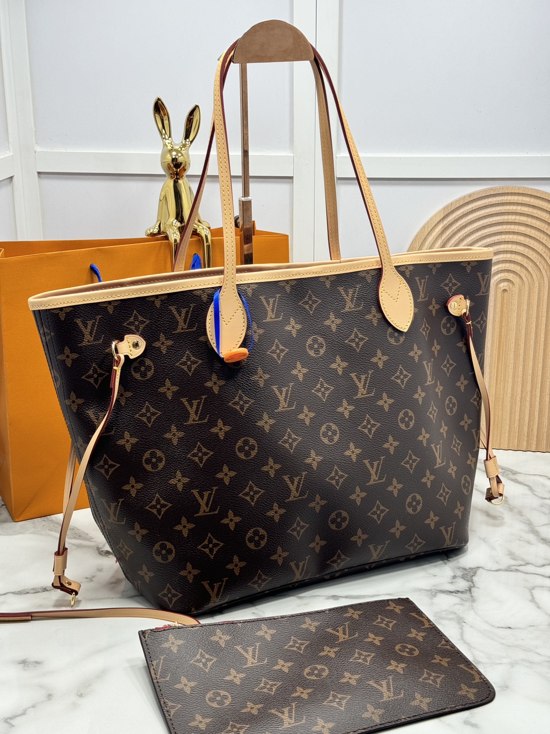 ORI หนังแท้ | LV Neverfull bag Size M Monogram Canvas กระเป๋าสะพายทรงโท้ท ดีไซน์คลาสสิกเหนือกาลเวลาเข้ากับดีเทลที่สืบทอดมายาวนาน แคนวาสแต่งขอบหนัง