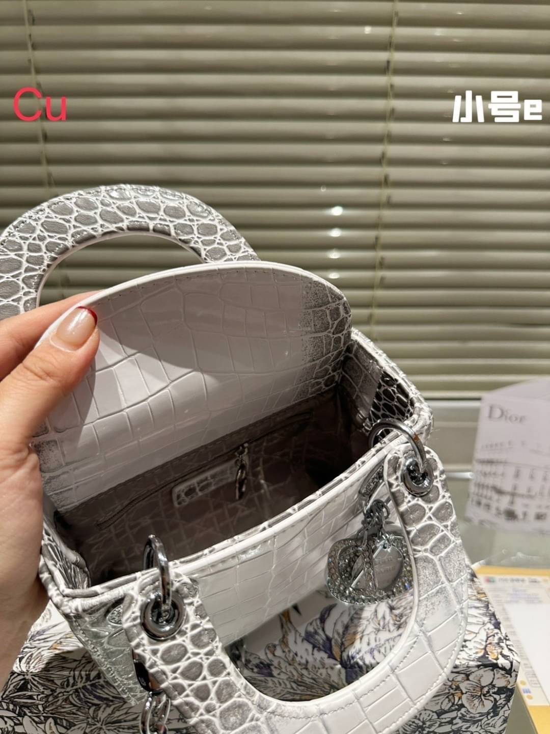 DIOR Lady Himalayan Crocodile Bag กระเป๋าเลดี้ดิออร์รุ่นลิมิเต็ด หนังลายจระเข้สวยหรูดูแพงที่สุด ควรมีที่สุดเลยค่าสาวๆ งานจริงสวยกริบใบมินิน่ารัก ปังสุด ราคาสุดคุ้มค่า