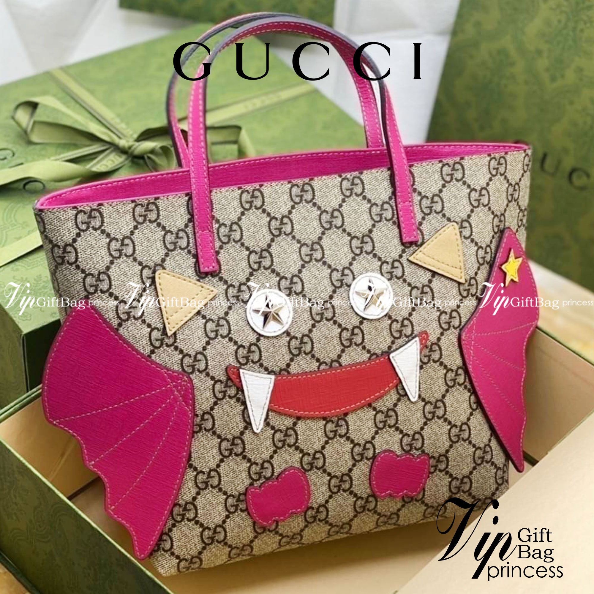 (รวมแบบ) หนังแท้ GUCCI Animal-Friendly Gucci Kid GG Supreme Tote Bag ลายใหม่น่ารักมากเลยค่าา งานหนังแท้ทรงตั้งสวย ขนาดกะทัดรัด จุของได้เยอะ ใช้ได้ทั้งเด็กและผู้ใหญ่ น่ารักมากค่ะ