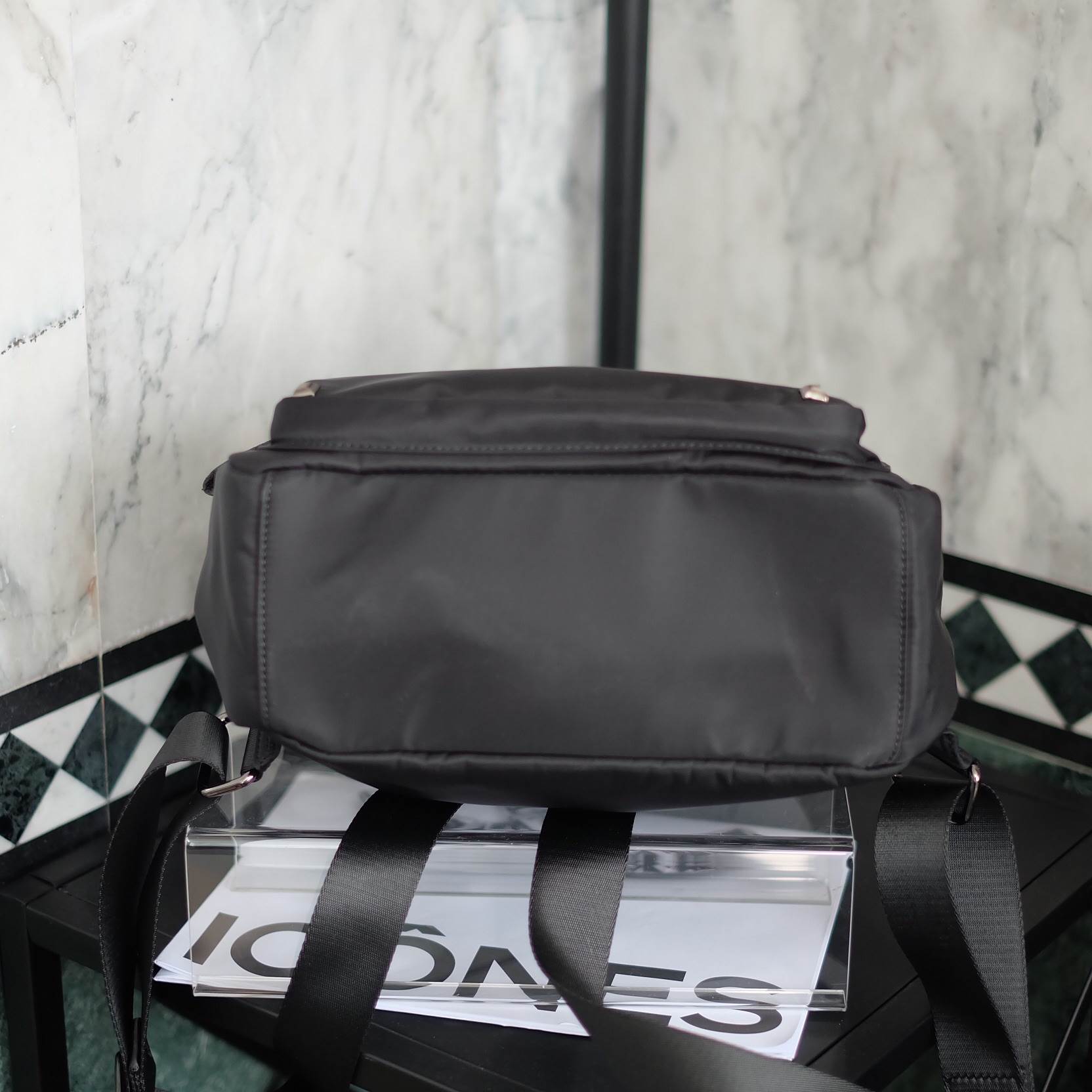 ใหม่สุด !!! เป้Keepไนล่อนห้อยพี่หมีteddy_duo เอาใจสาวๆ ชอบสไตด์ เป้ ทางร้านได้ รุ่น classic ประดับหมุดดำ จาก แบรนด์ keep มาฝากคะ จุดเด่น 💙 กระเป๋า ผ้าไนล่อน น้ำหนักเบา สายหนังแท้ ทนทาน ดีไซด์ ทันสมัย เข้าได้กับทุกชุด สายสะพายมีแผ่นหนังแท้รอง สะพาย