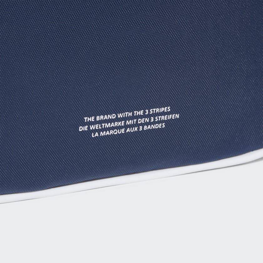 ADIDAS ORIGINALS ADICOLOR WAIST BAG ของมันต้องมี!! กระเป๋าคาดอก/คาดเอวสุดชิค ดีไซน์เรียบง่าย แต่สะพายแล้วเท่ คลาสสิคสุดๆ!! วัสดุ Nylon+Polyester กันน้ำได้ เปิด-ปิดฝากระเป๋าด้วยซิป หัวซิปปั๊มแบรนด์เป็น signature ภายในมีช่องโล่งกว้าง ใส่ของได้พอสมควร ใส่มือ